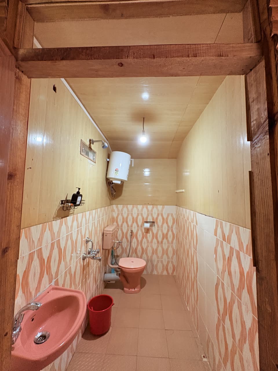 Bathroom with warm tiling